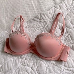 Victoria’s Secret convertible bra 34A